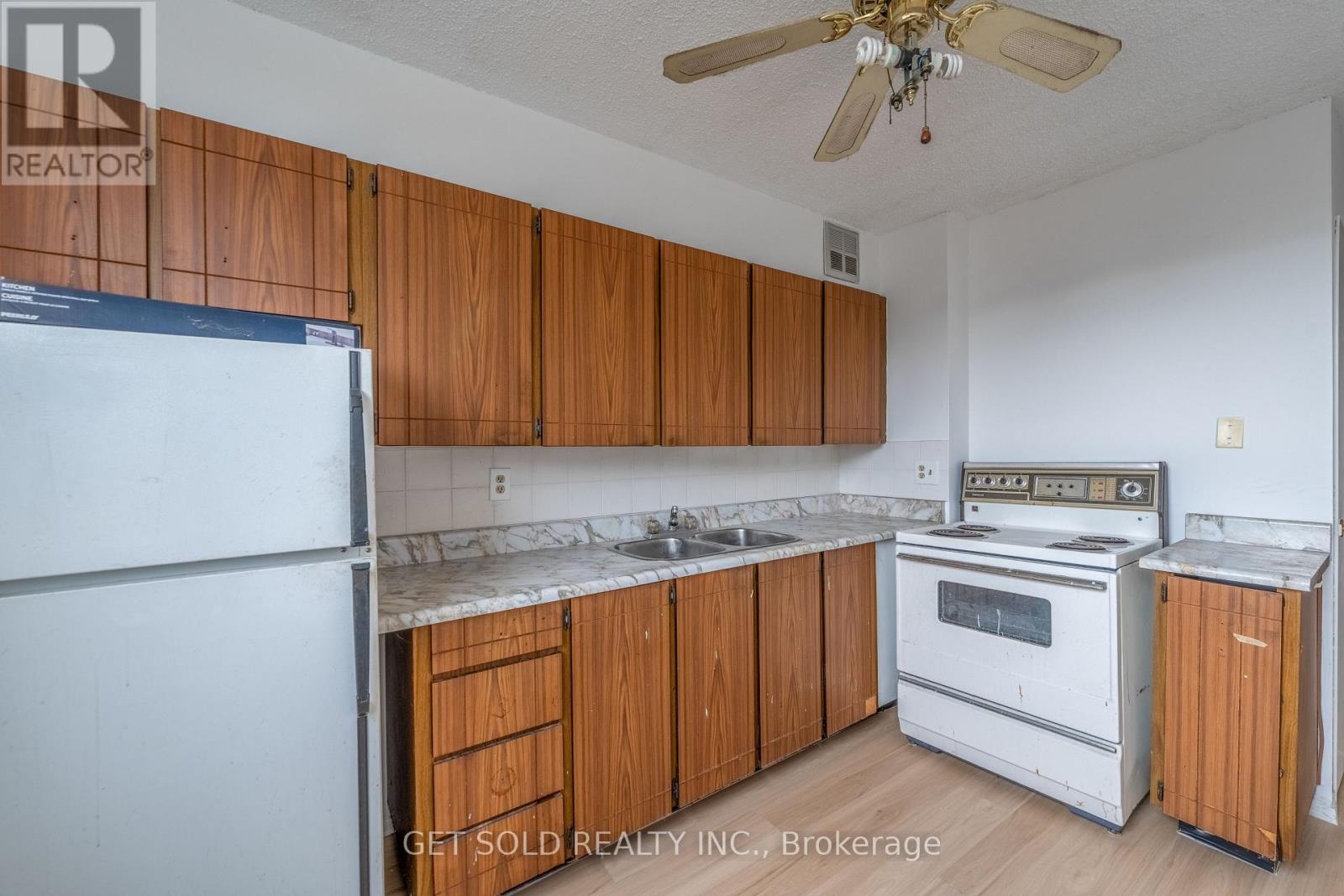 405 - 700 Dynes Road Property Photo 5