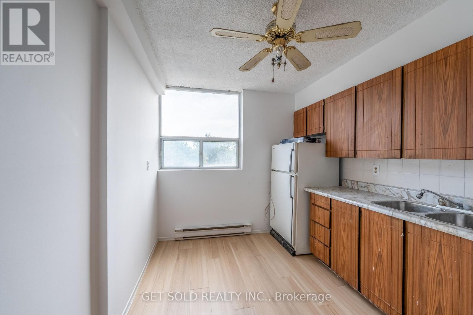 405 - 700 Dynes Road Property Photo 6
