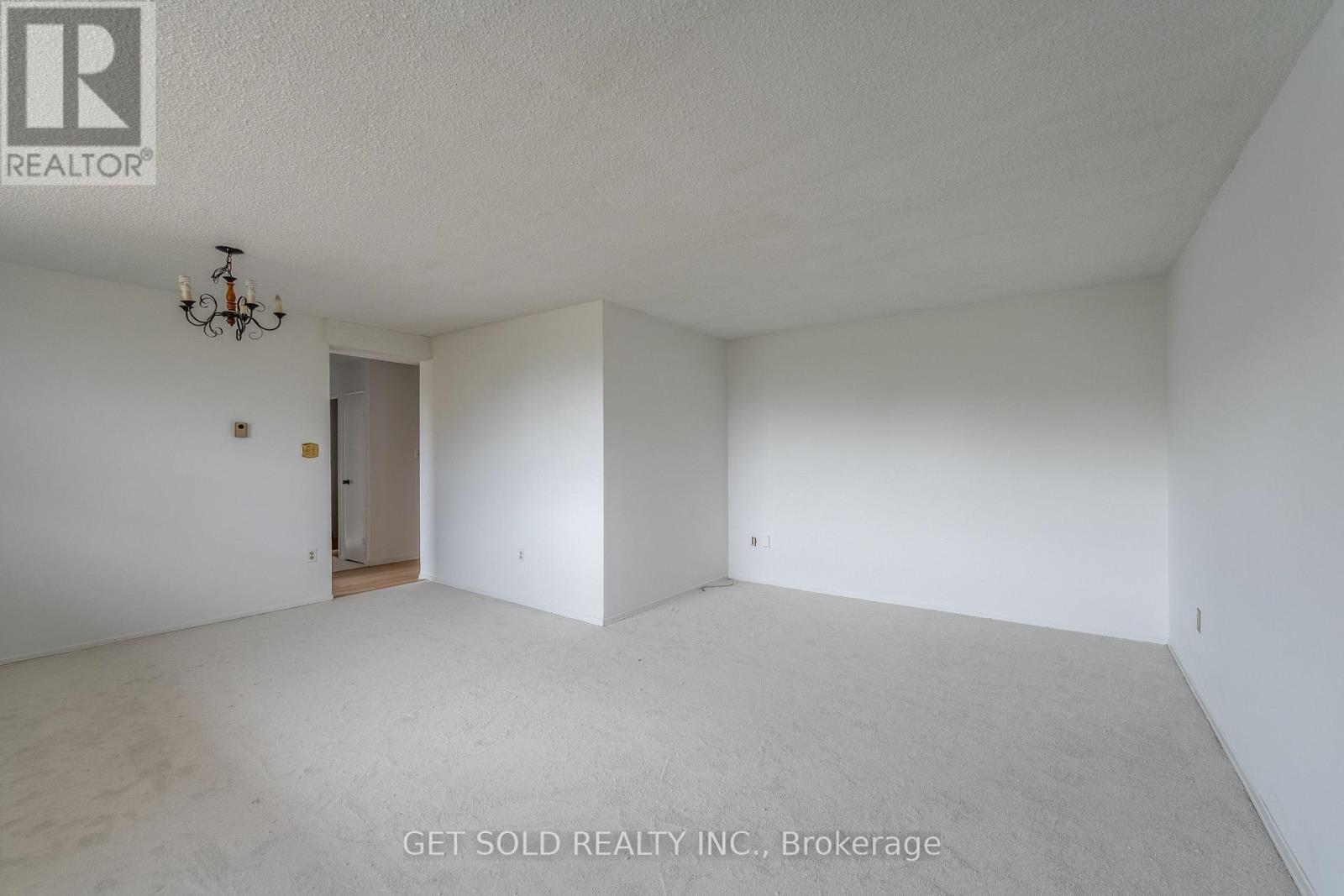 405 - 700 Dynes Road Property Photo 8