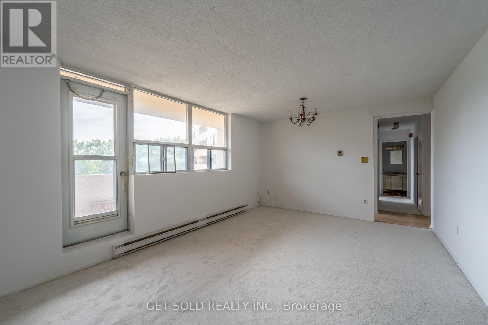405 - 700 Dynes Road Property Photo 9