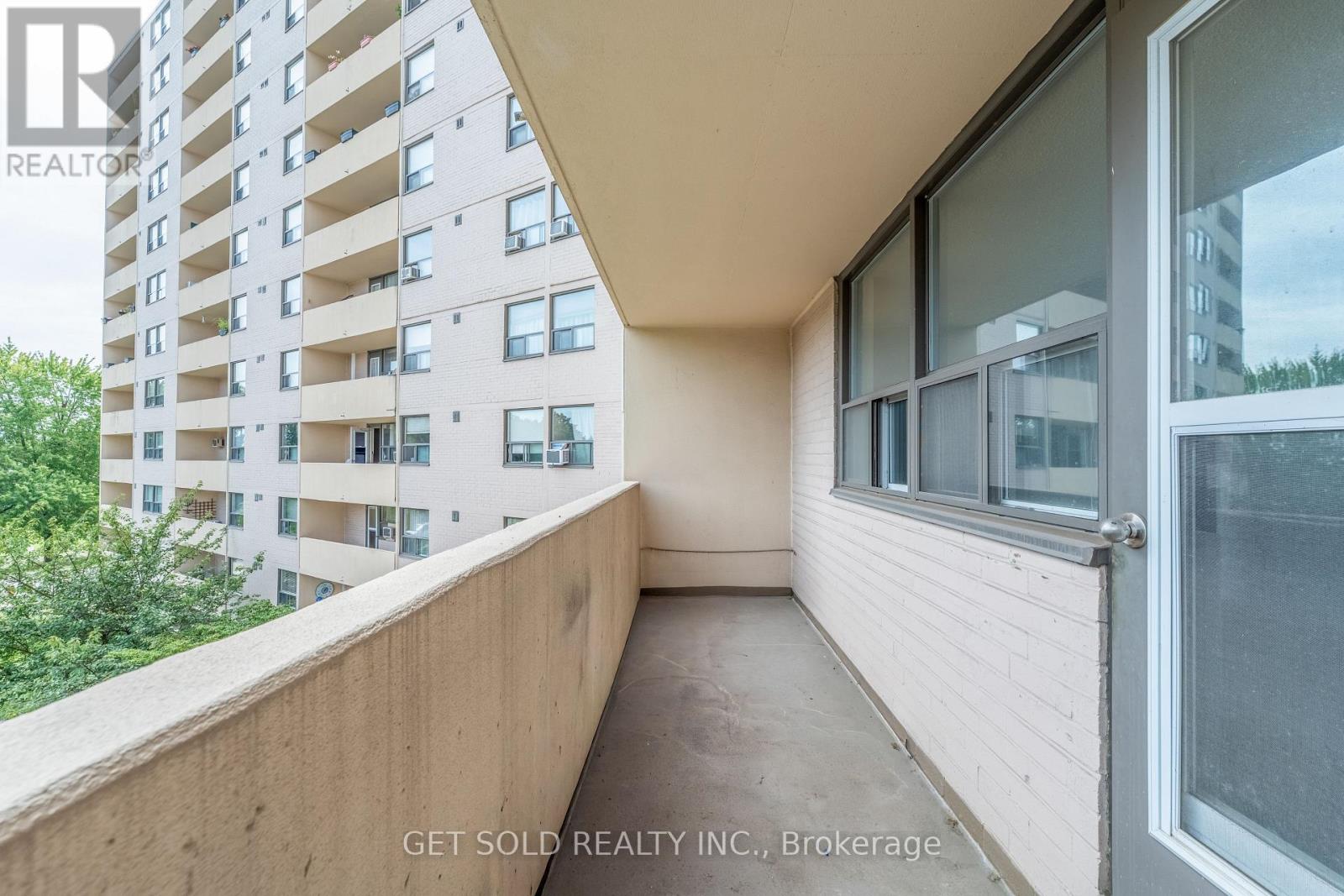 405 - 700 Dynes Road Property Photo 17