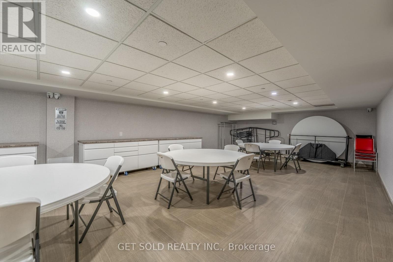 405 - 700 Dynes Road Property Photo 27