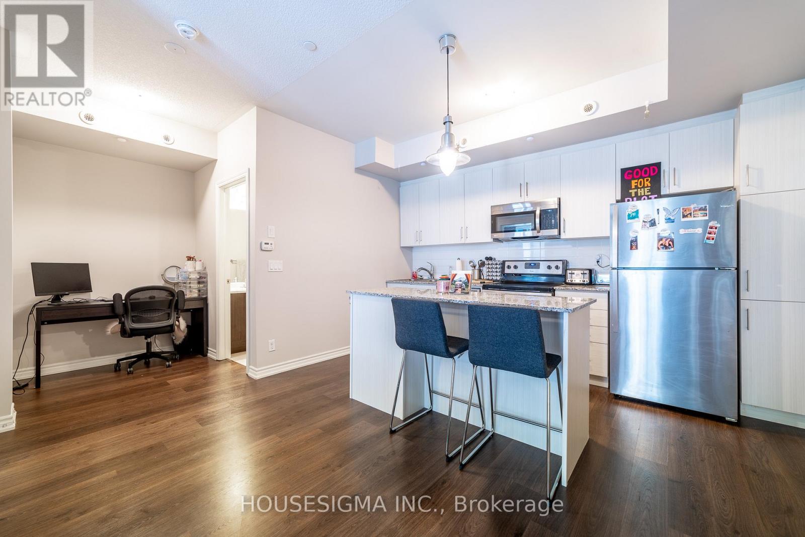 23 - 140 Long Branch Avenue Property Photo 1