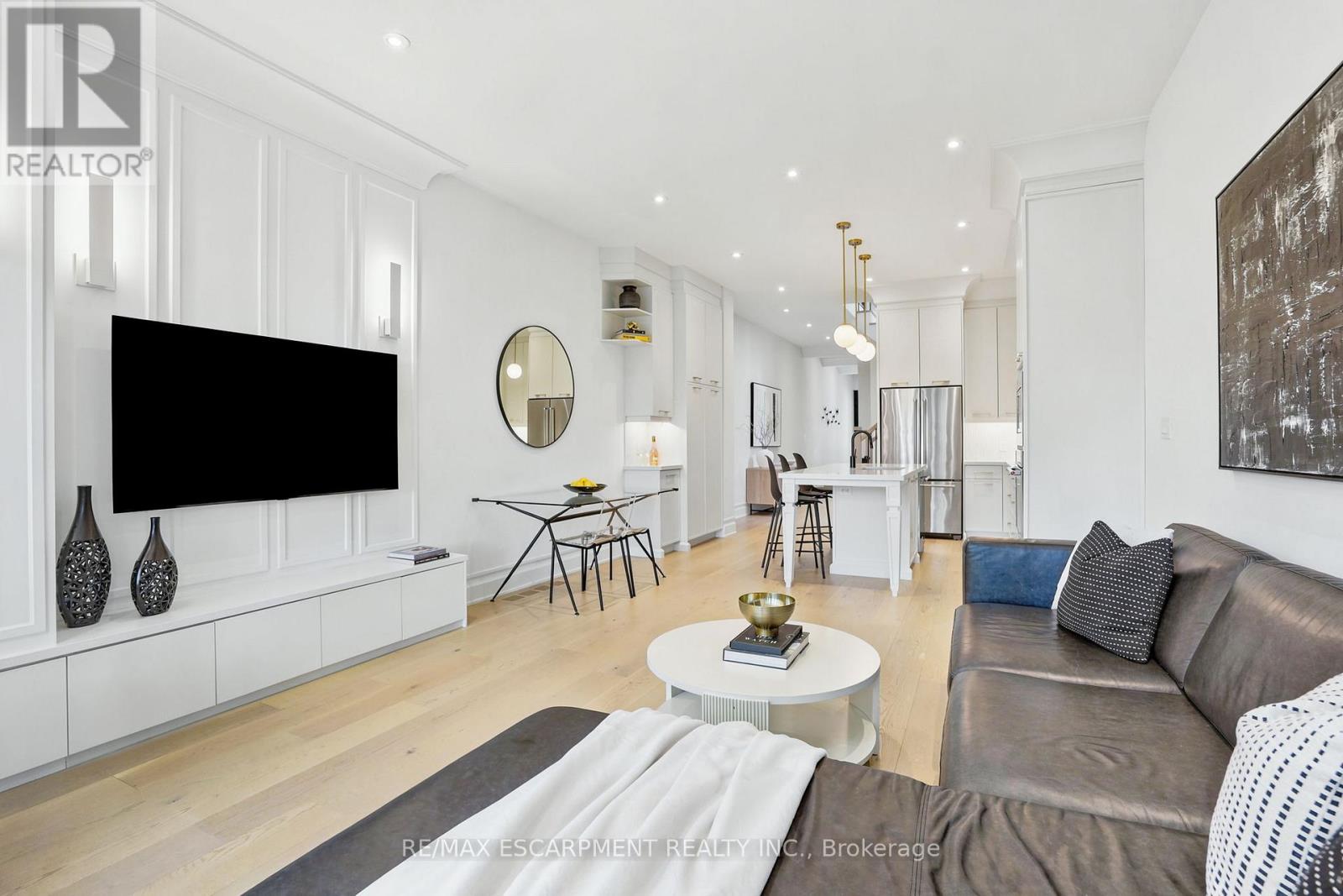 38a Maple Avenue N Property Photo 12