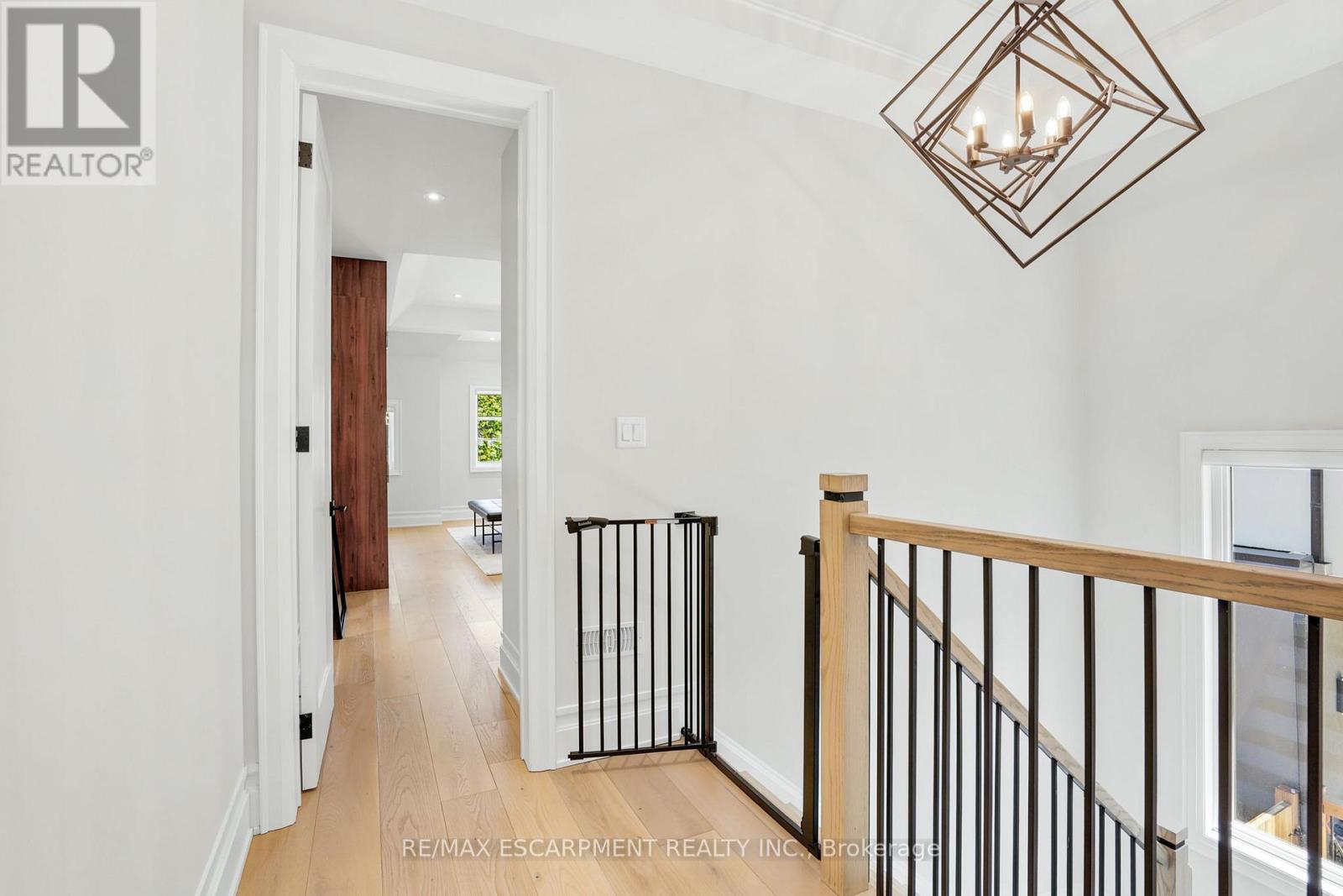 38a Maple Avenue N Property Photo 16