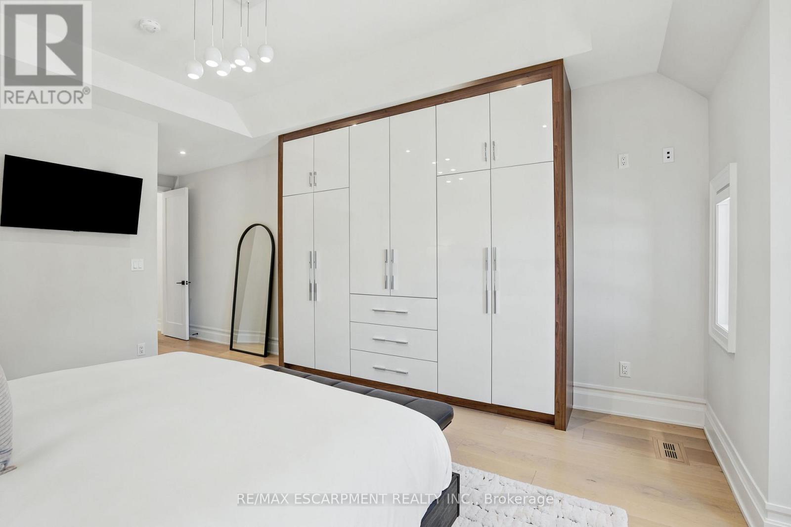 38a Maple Avenue N Property Photo 19