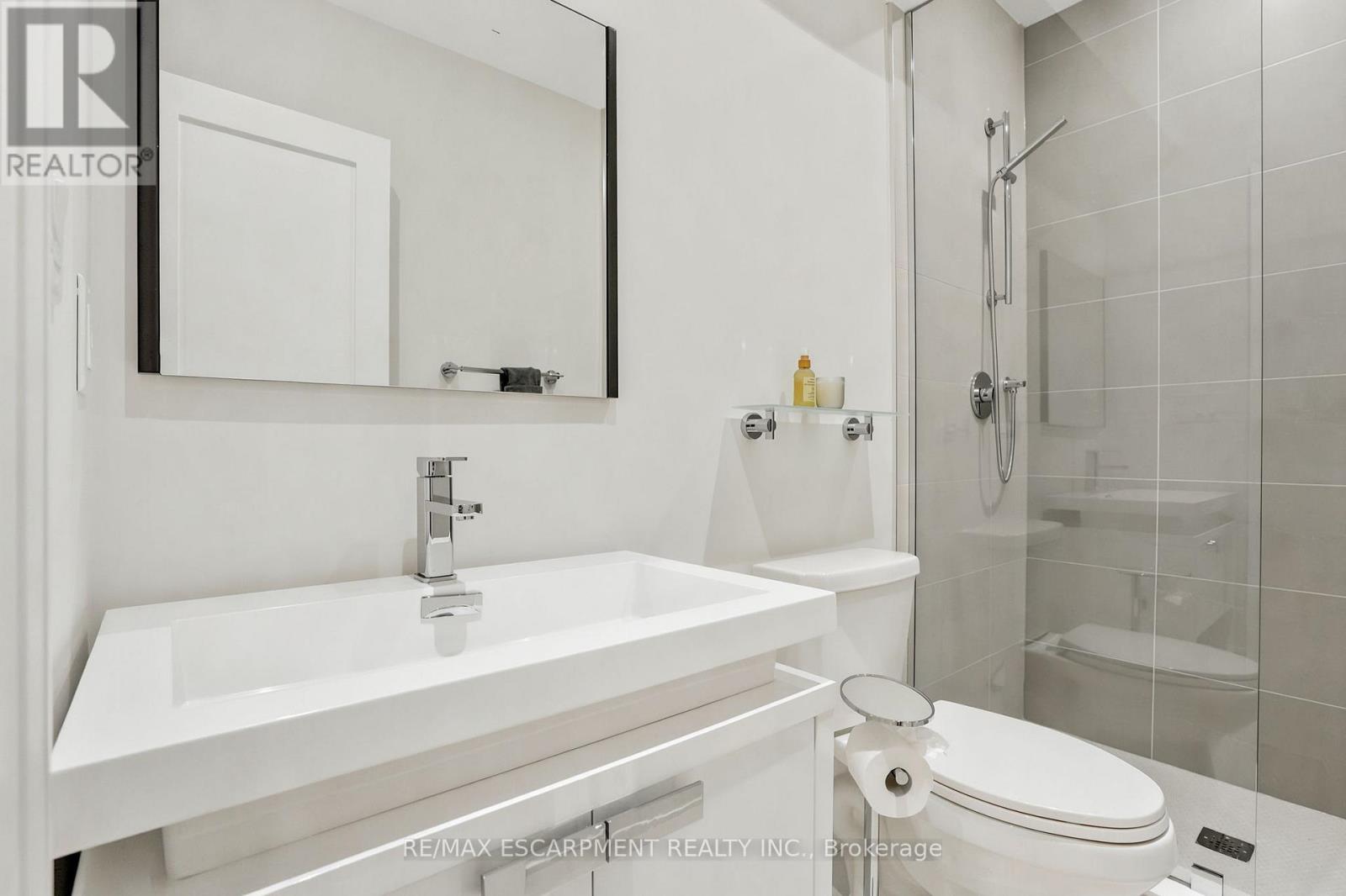 38a Maple Avenue N Property Photo 37