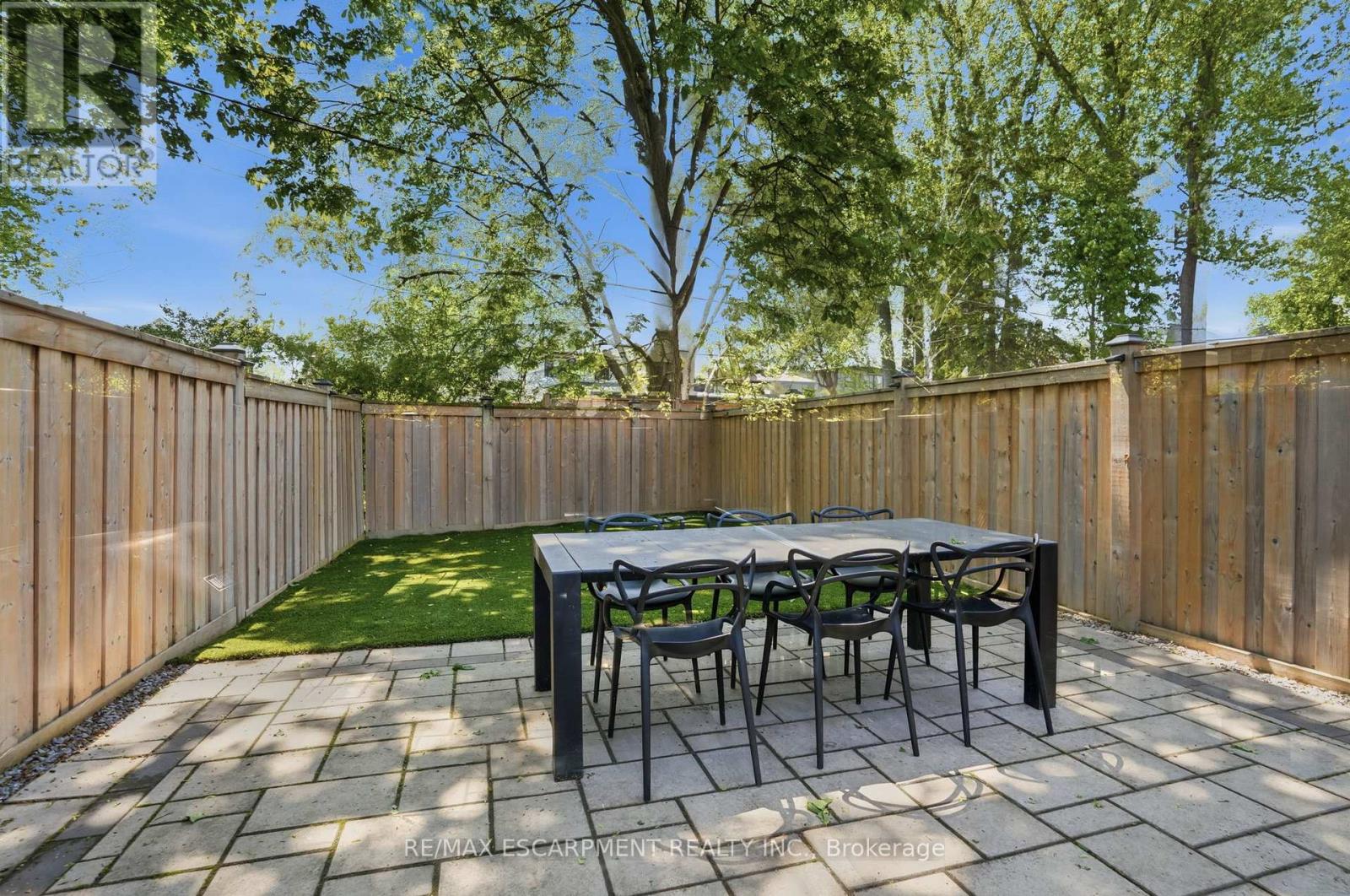 38a Maple Avenue N Property Photo 41