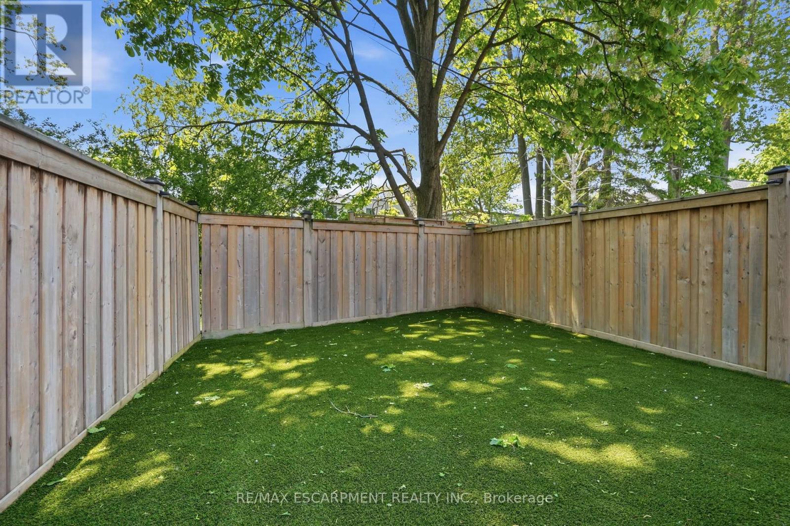 38a Maple Avenue N Property Photo 42