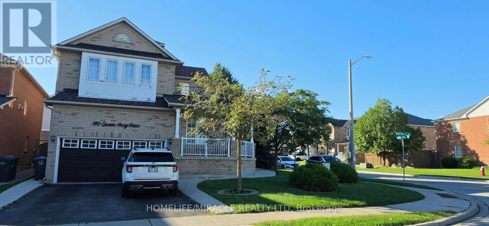 160 Queen Mary Drive Property Photo 3