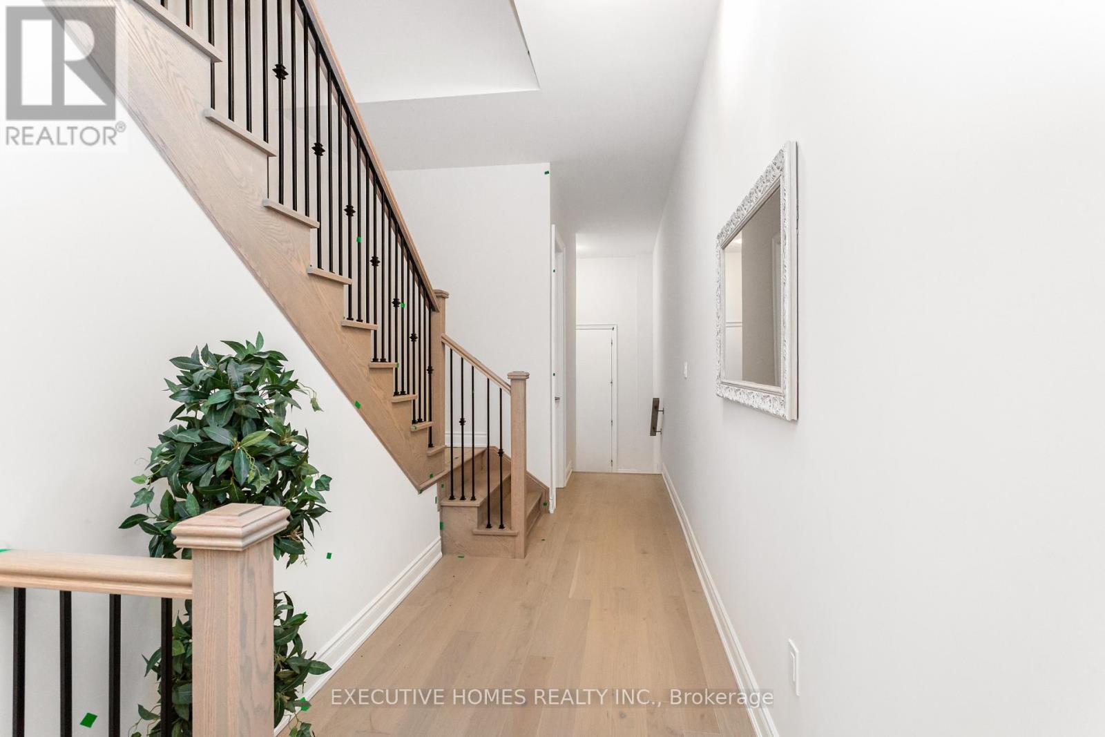 1371 Peony Path Property Photo 4
