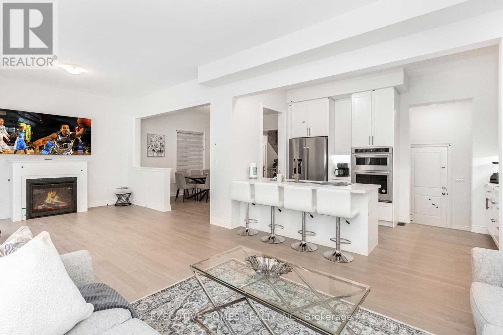 1371 Peony Path Property Photo 8