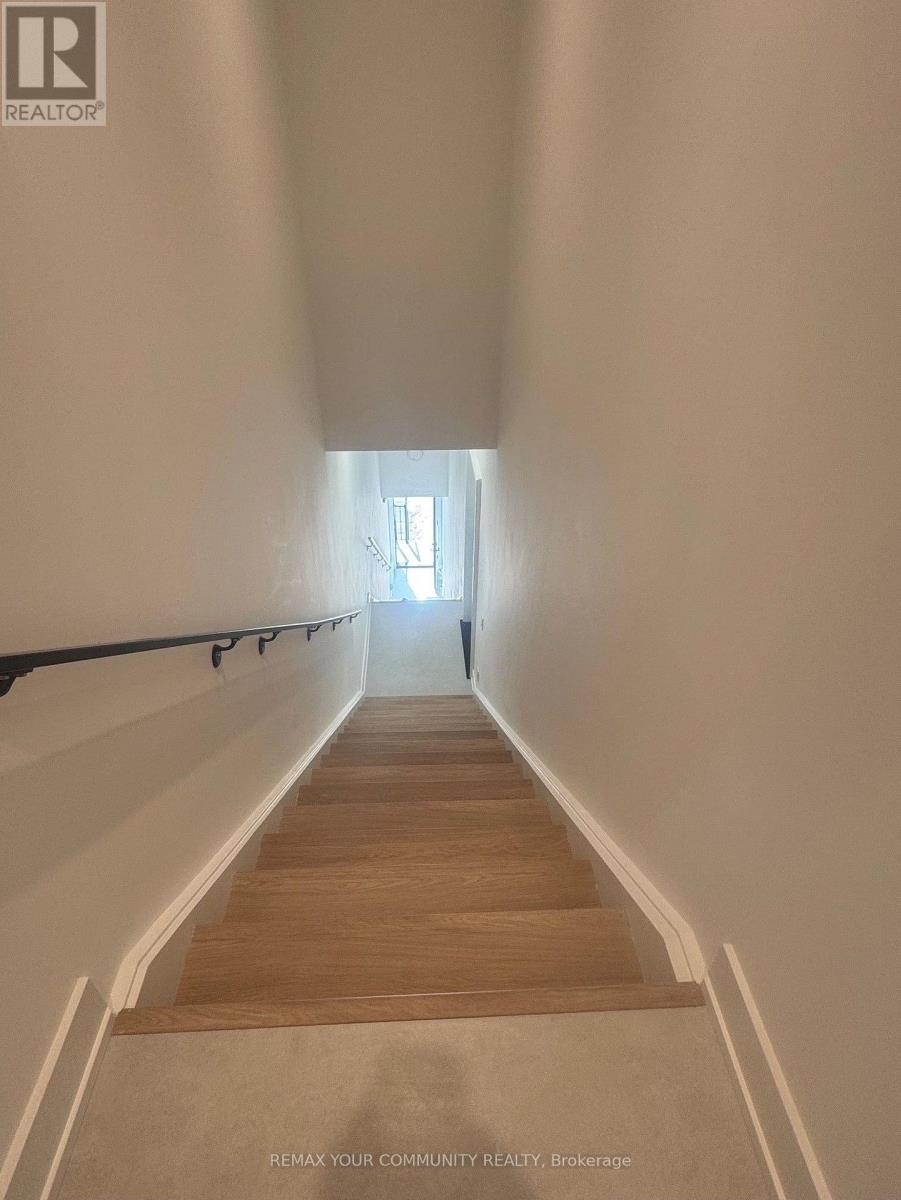 3 - 222 Belgravia Avenue Property Photo 2