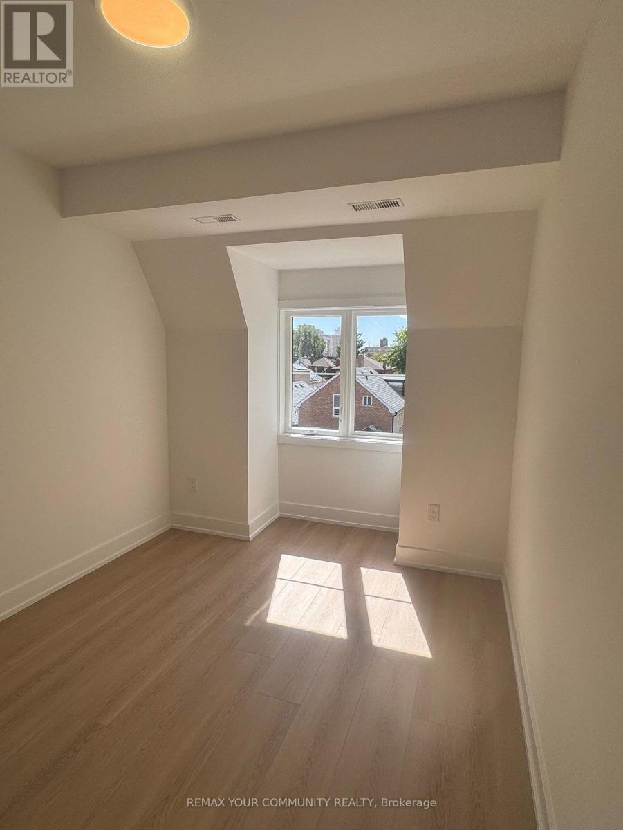 3 - 222 Belgravia Avenue Property Photo 9