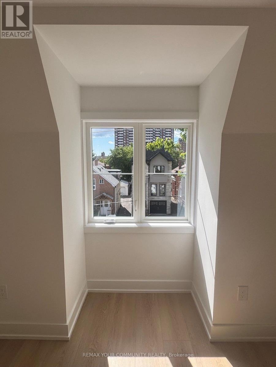 3 - 222 Belgravia Avenue Property Photo 12