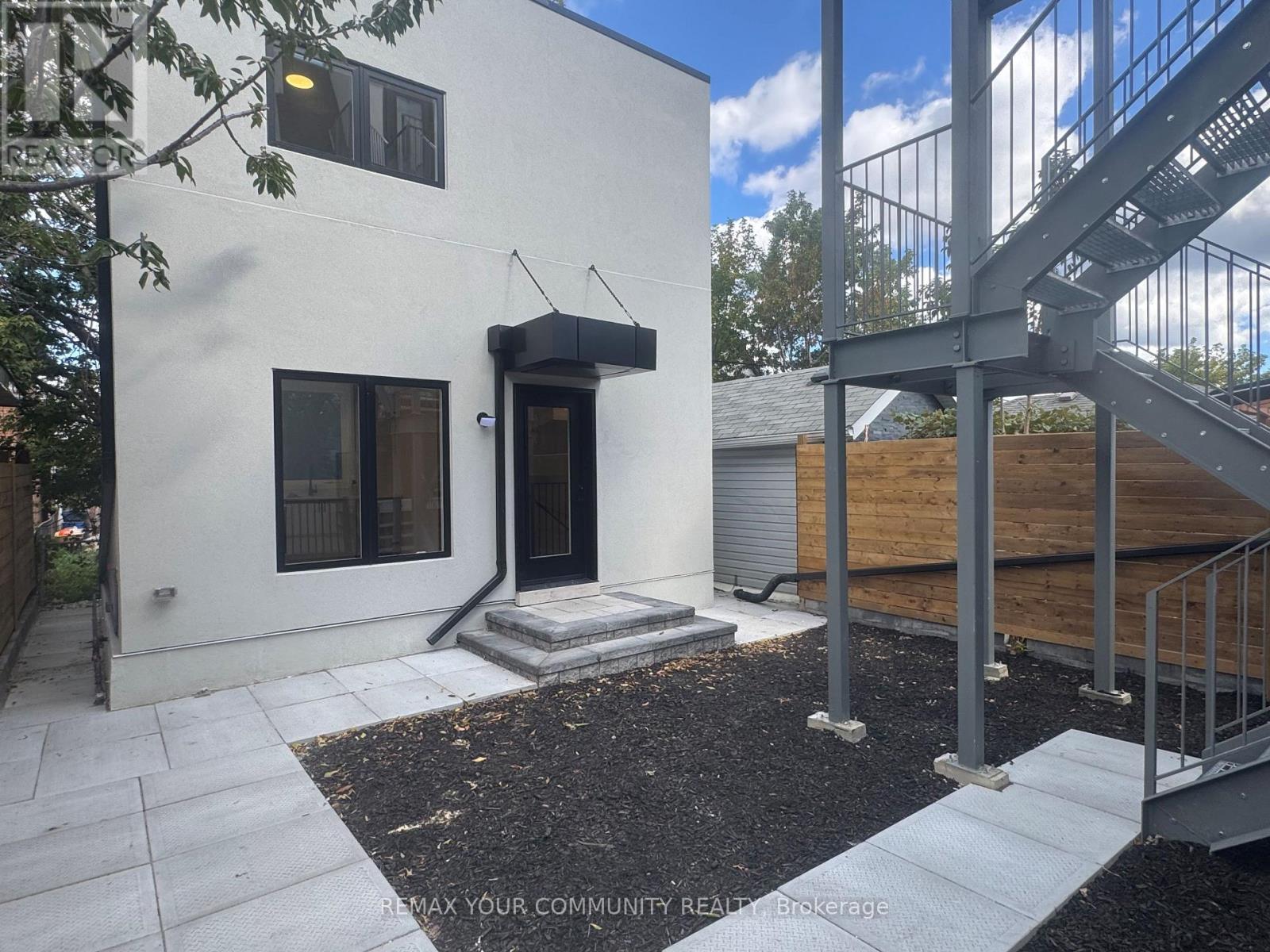 GARDEN SUITE - 222 BELGRAVIA AVENUE Property Photo 1
