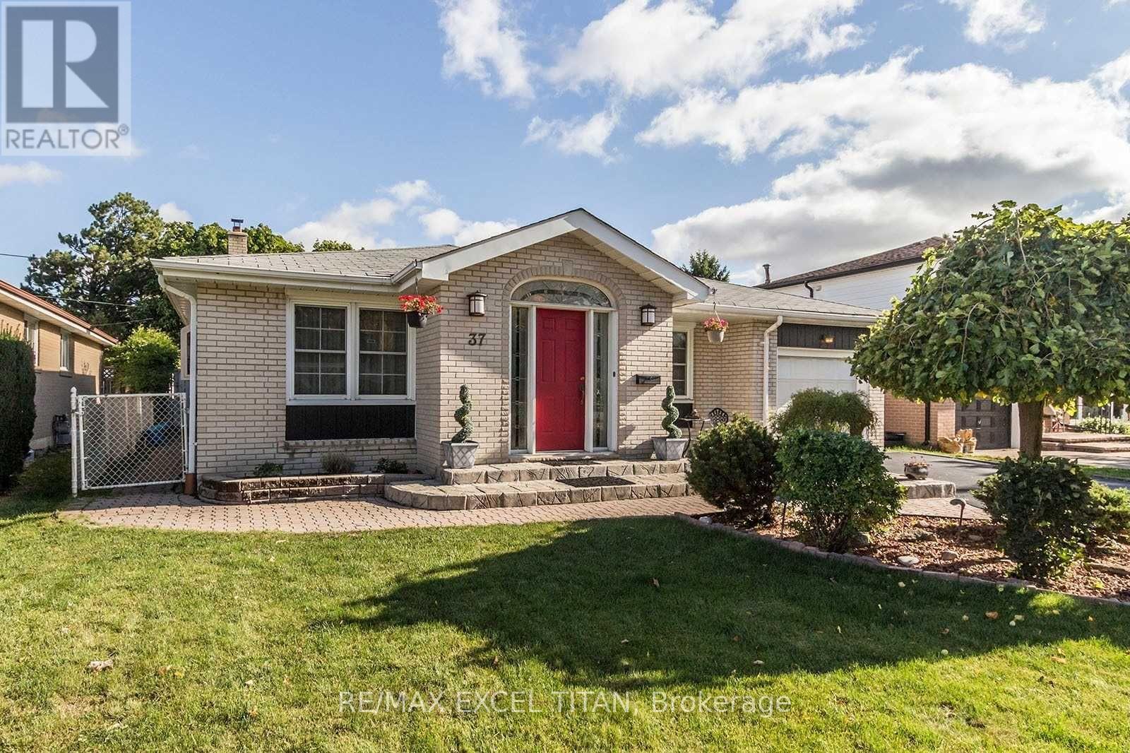 37 BRAEMAR DRIVE Property Photo 1