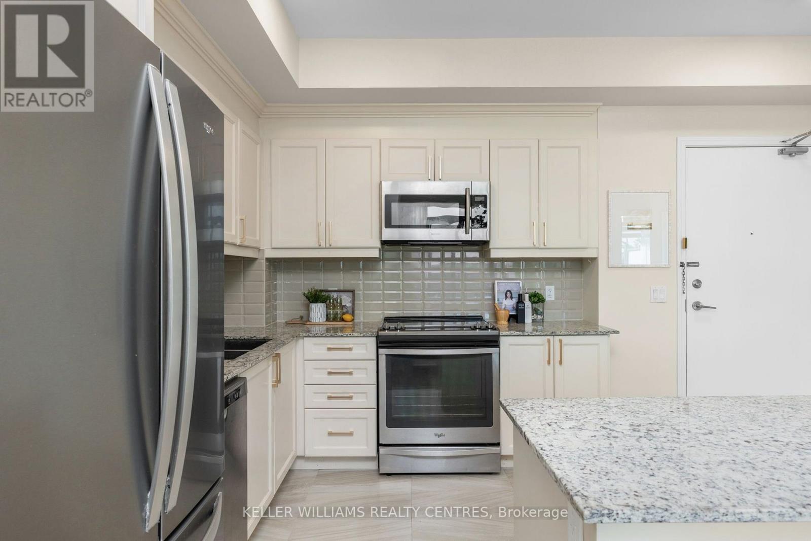 410 - 2522 Keele Street Property Photo 10