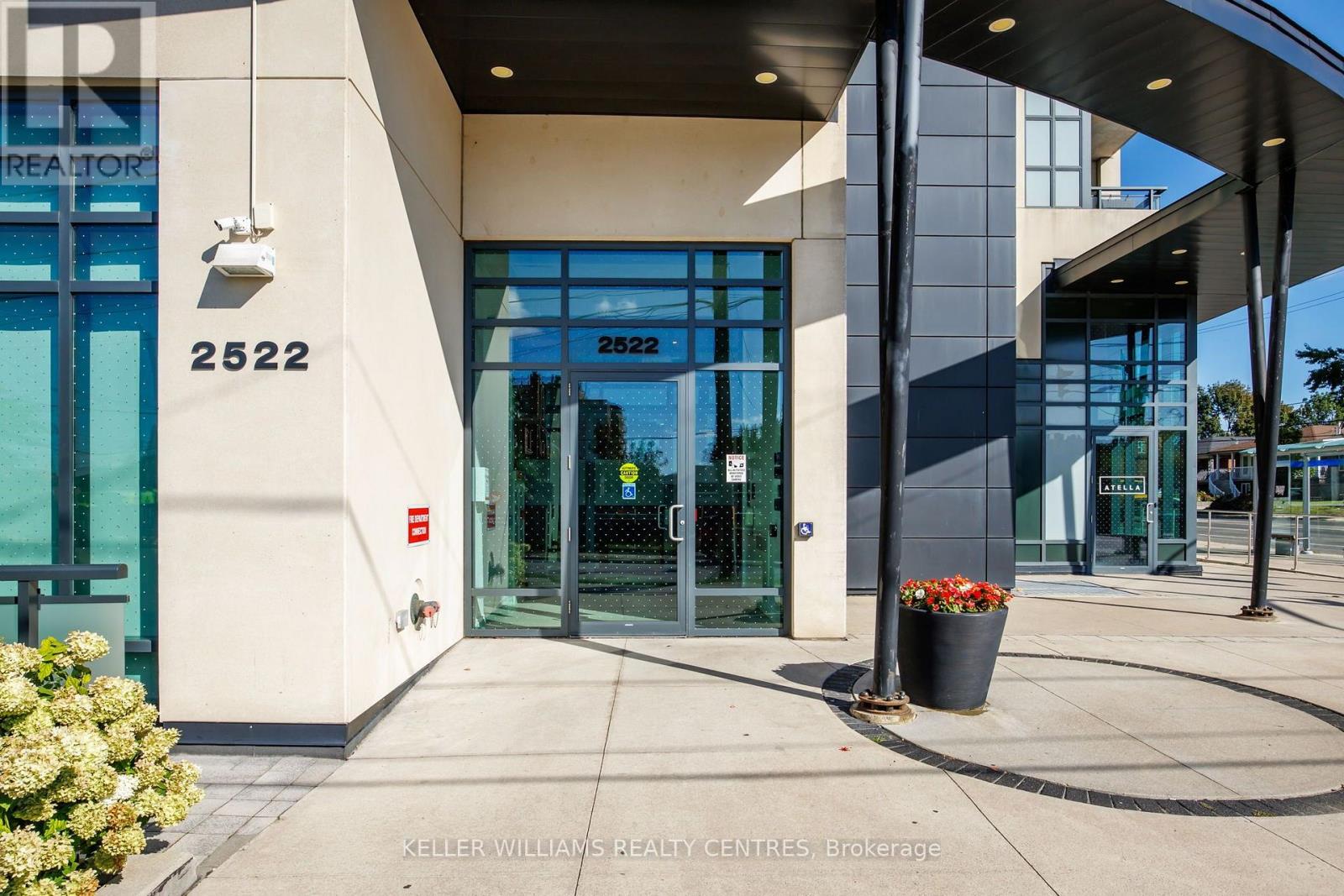 410 - 2522 Keele Street Property Photo 32