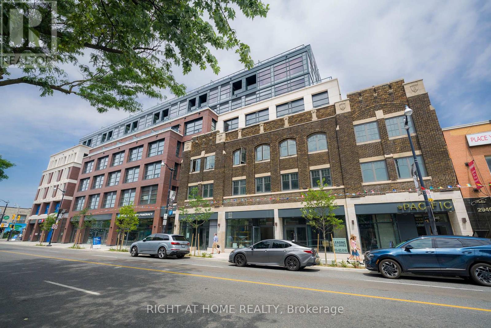 618 - 2946 DUNDAS STREET W Property Photo 1