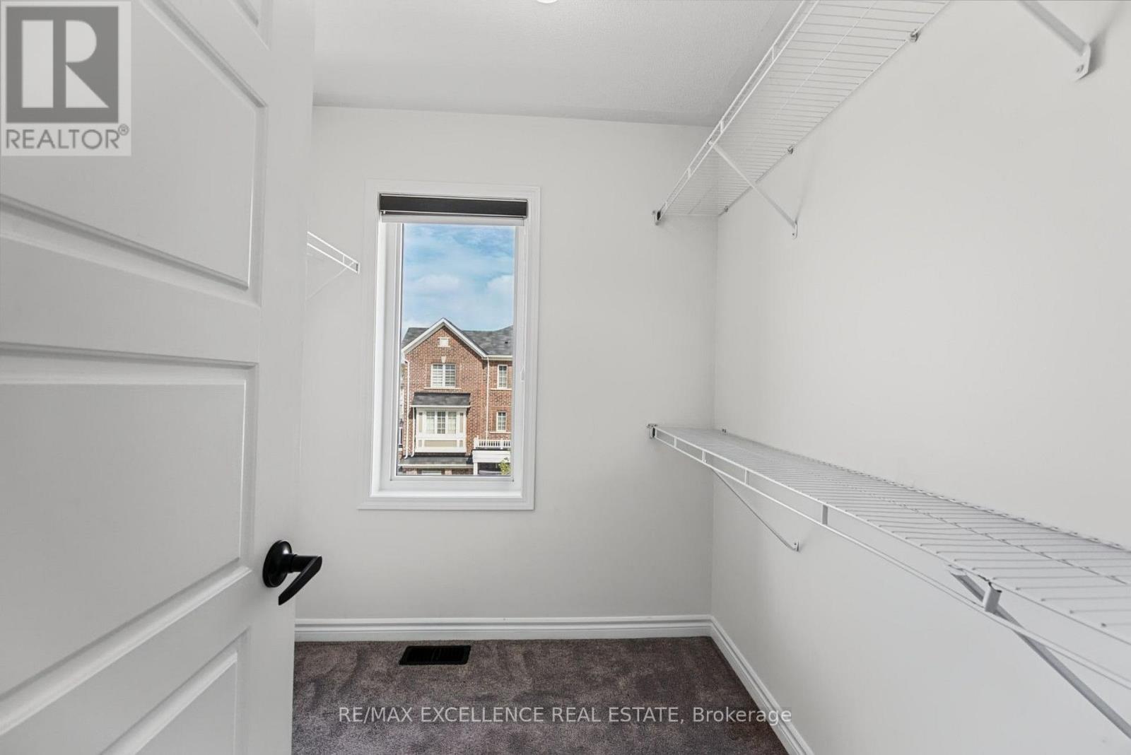 454 Remembrance Road Property Photo 16