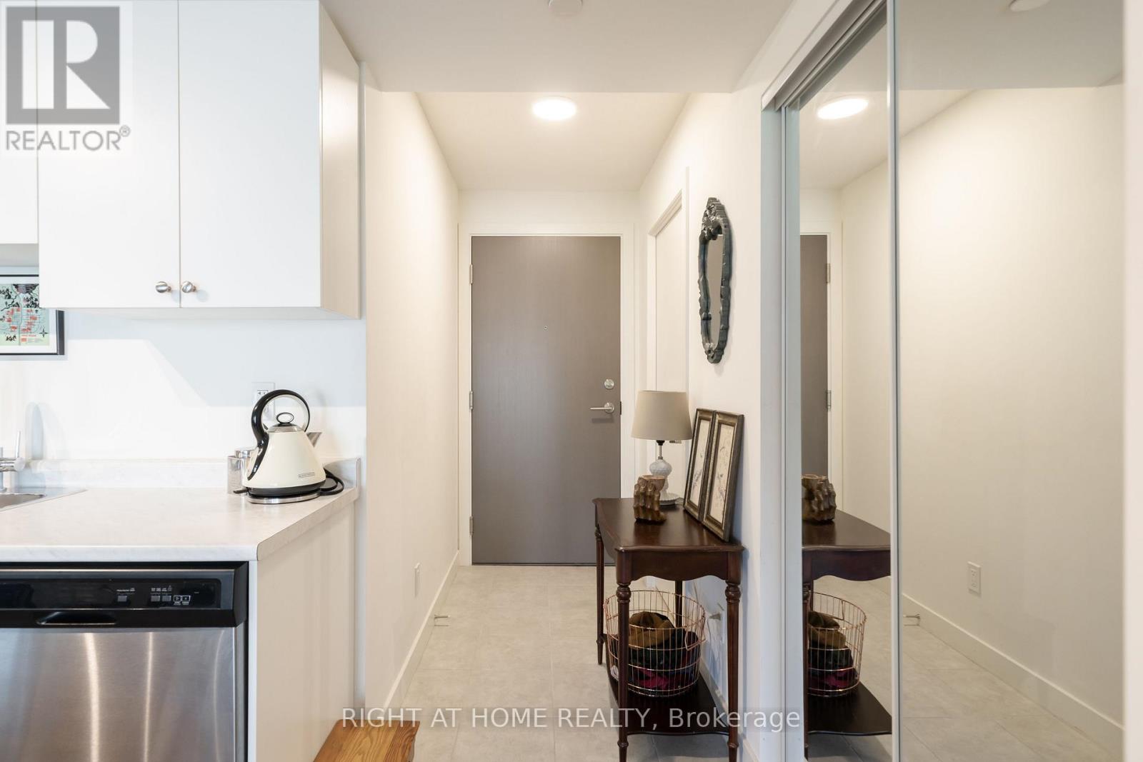 807 - 10 Wilby Crescent Property Photo 5