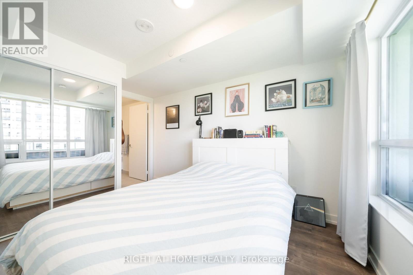 807 - 10 Wilby Crescent Property Photo 14