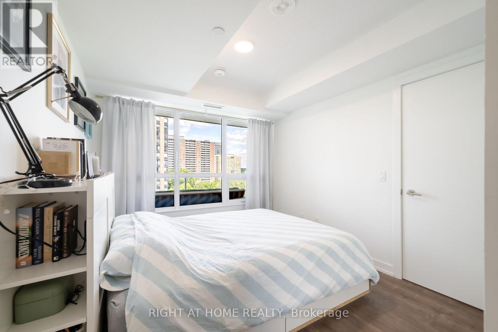 807 - 10 Wilby Crescent Property Photo 15