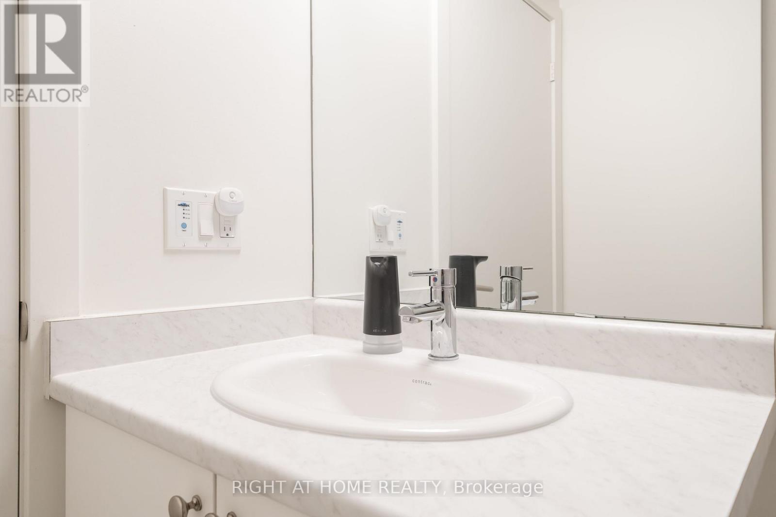 807 - 10 Wilby Crescent Property Photo 20