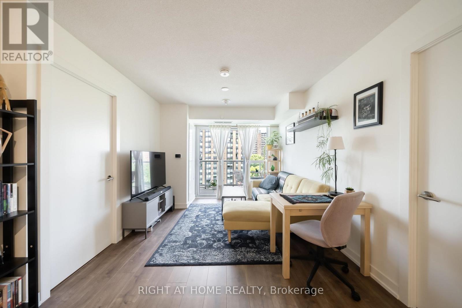 807 - 10 Wilby Crescent Property Photo 21