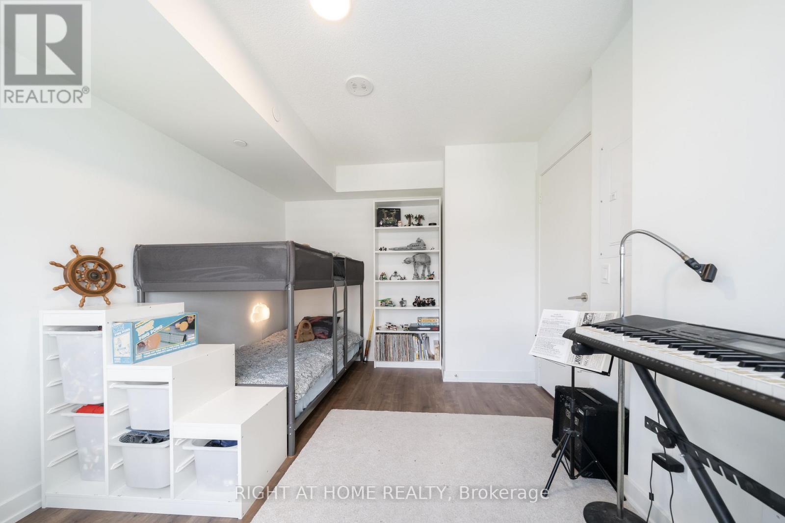 807 - 10 Wilby Crescent Property Photo 28