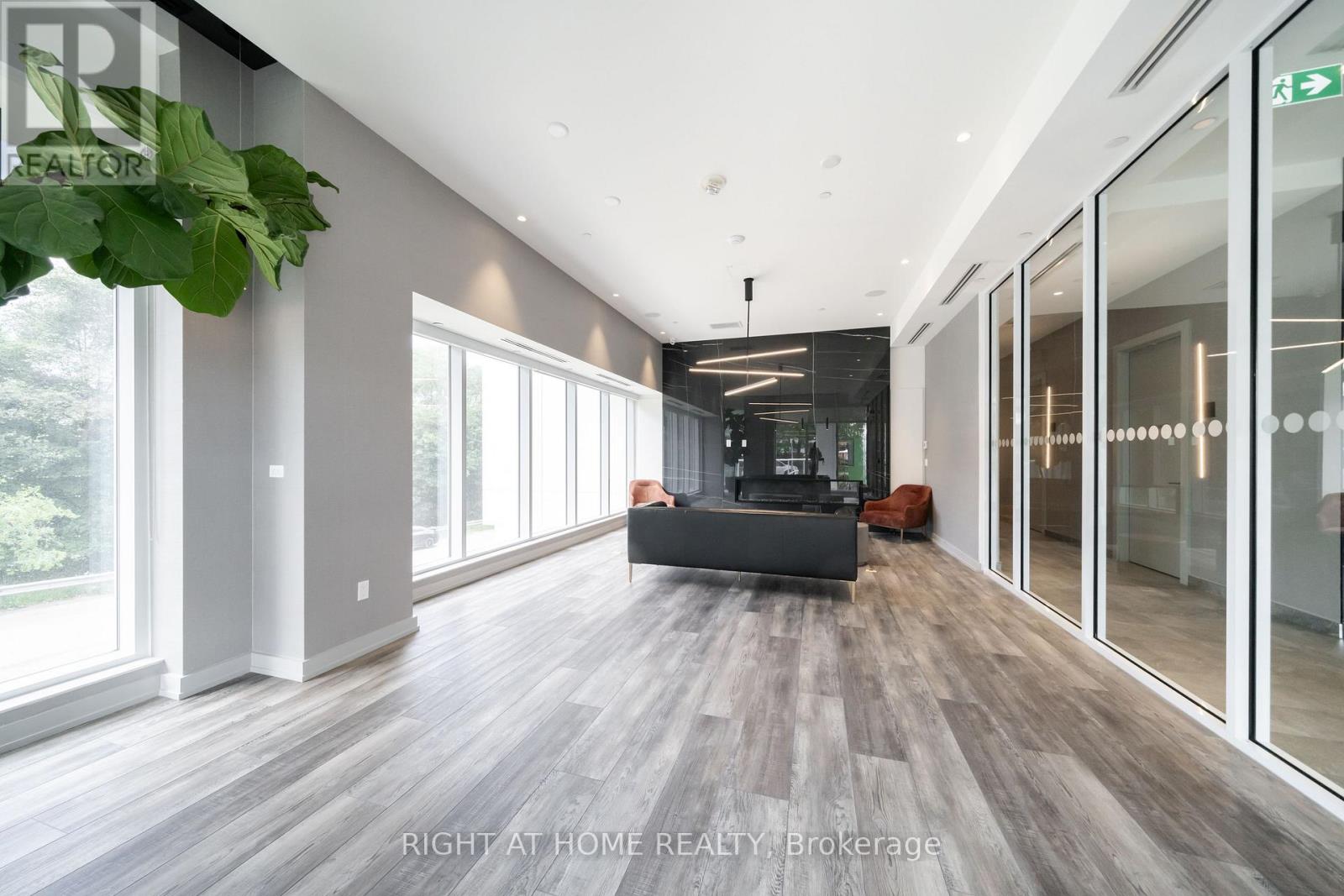 807 - 10 Wilby Crescent Property Photo 39