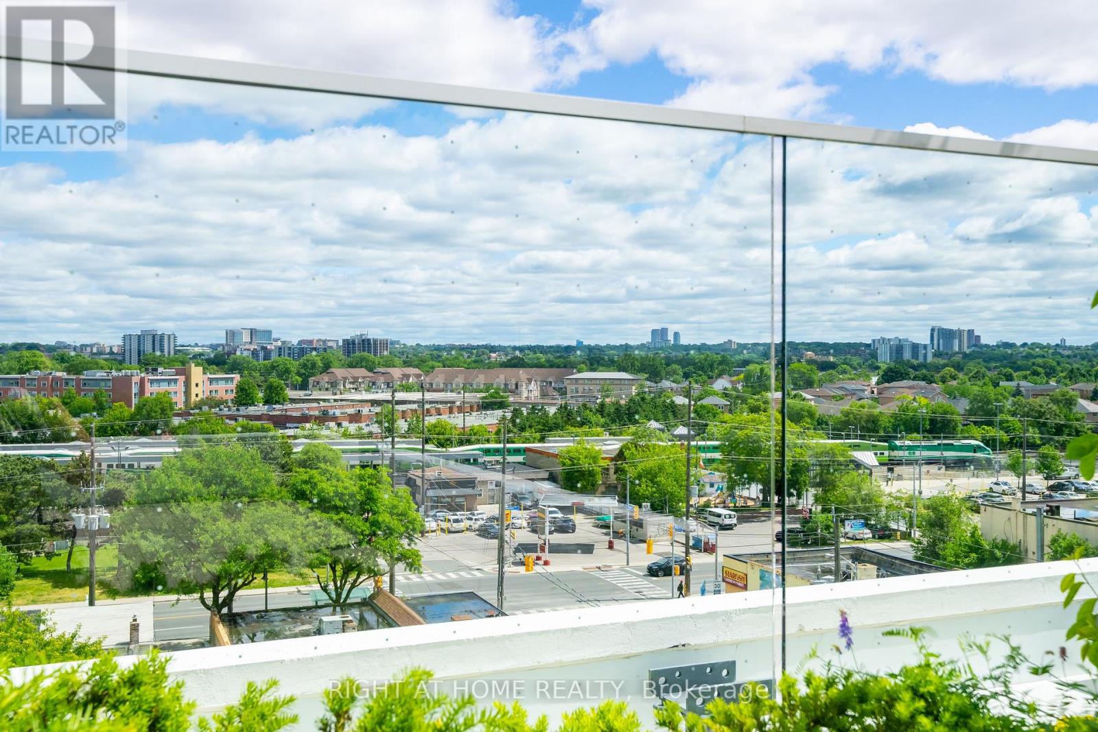 807 - 10 Wilby Crescent Property Photo 45