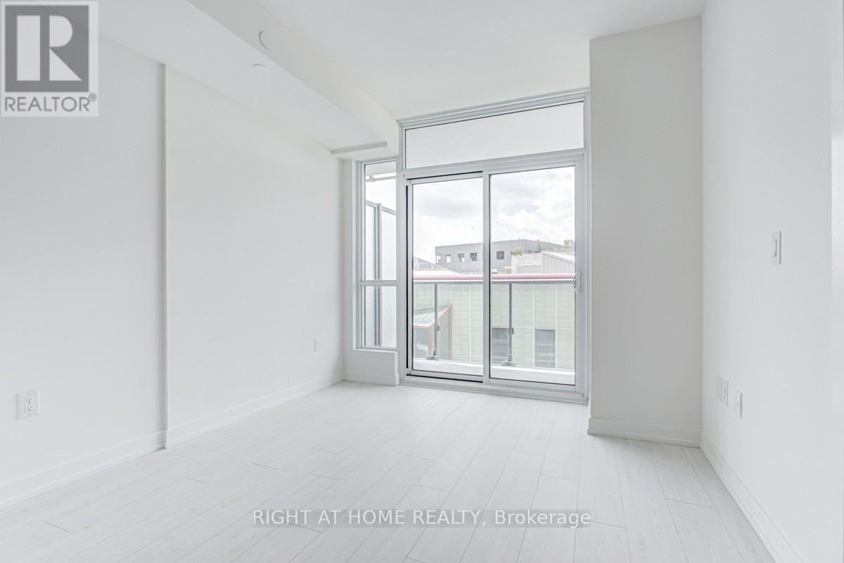 403 - 10 De Boers Drive Property Photo 4