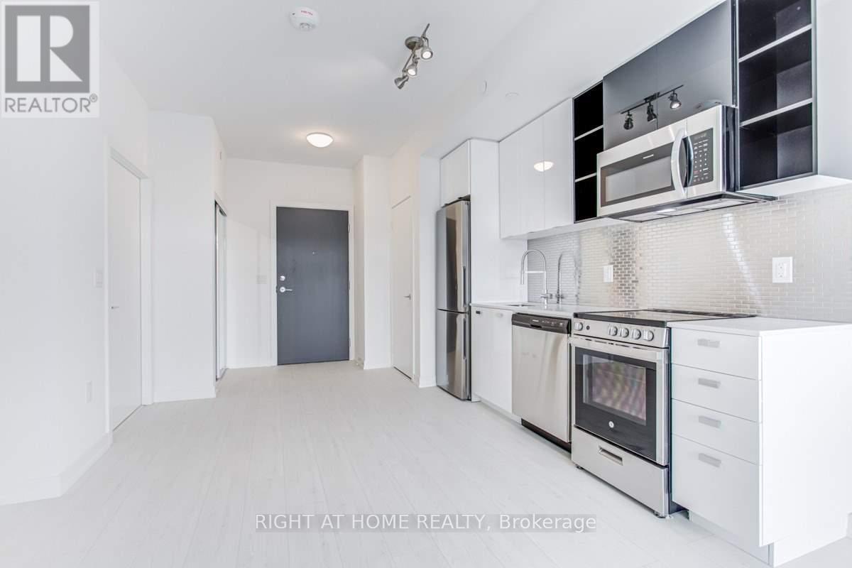 403 - 10 De Boers Drive Property Photo 6