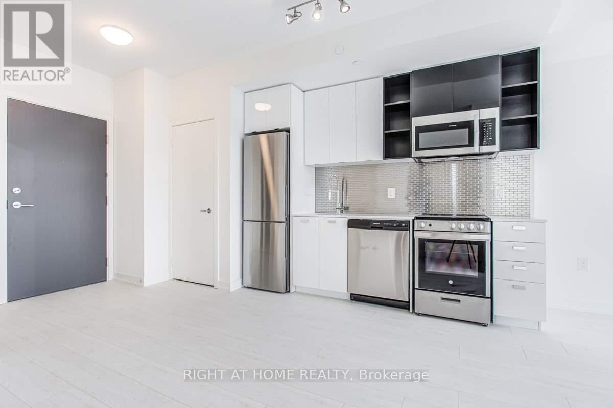 403 - 10 De Boers Drive Property Photo 8
