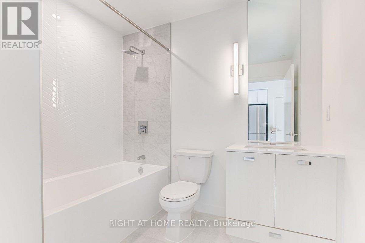403 - 10 De Boers Drive Property Photo 13