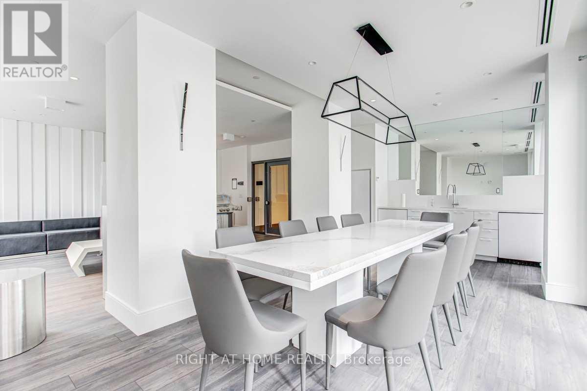 403 - 10 De Boers Drive Property Photo 17