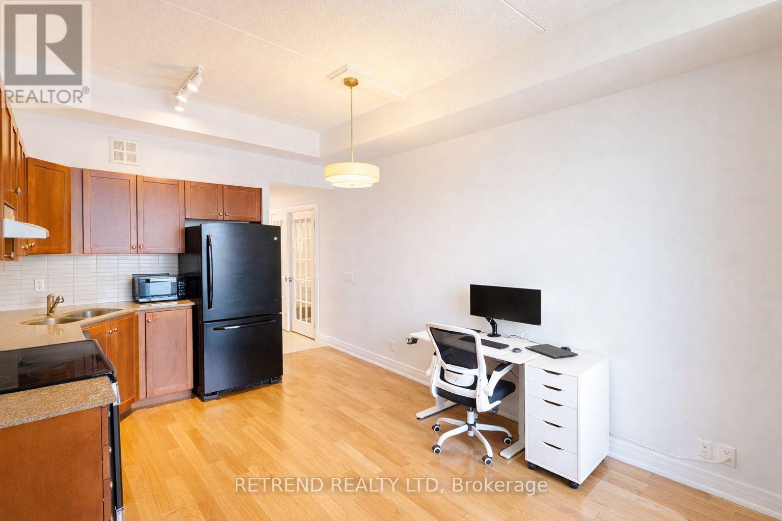 205 - 2737 Keele Street Property Photo 5