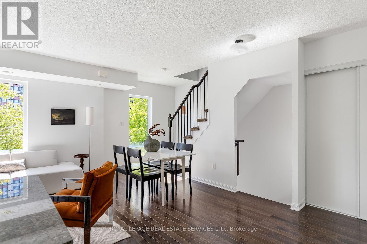 227 - 7 Foundry Avenue Property Photo 4