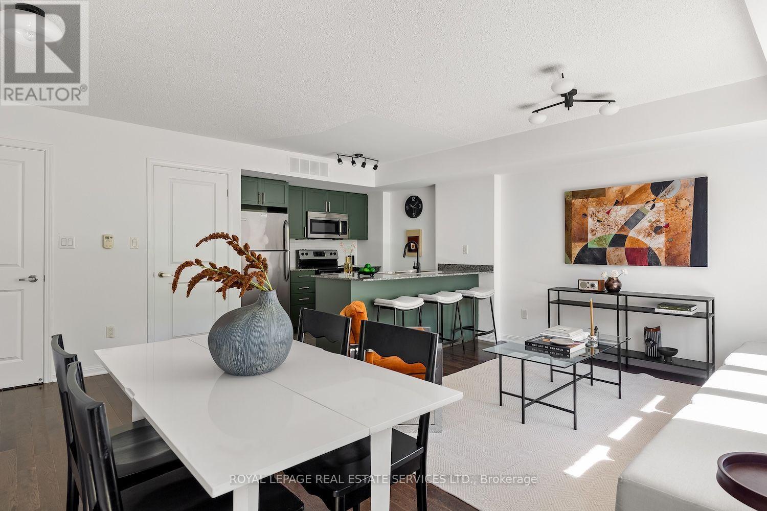 227 - 7 Foundry Avenue Property Photo 11