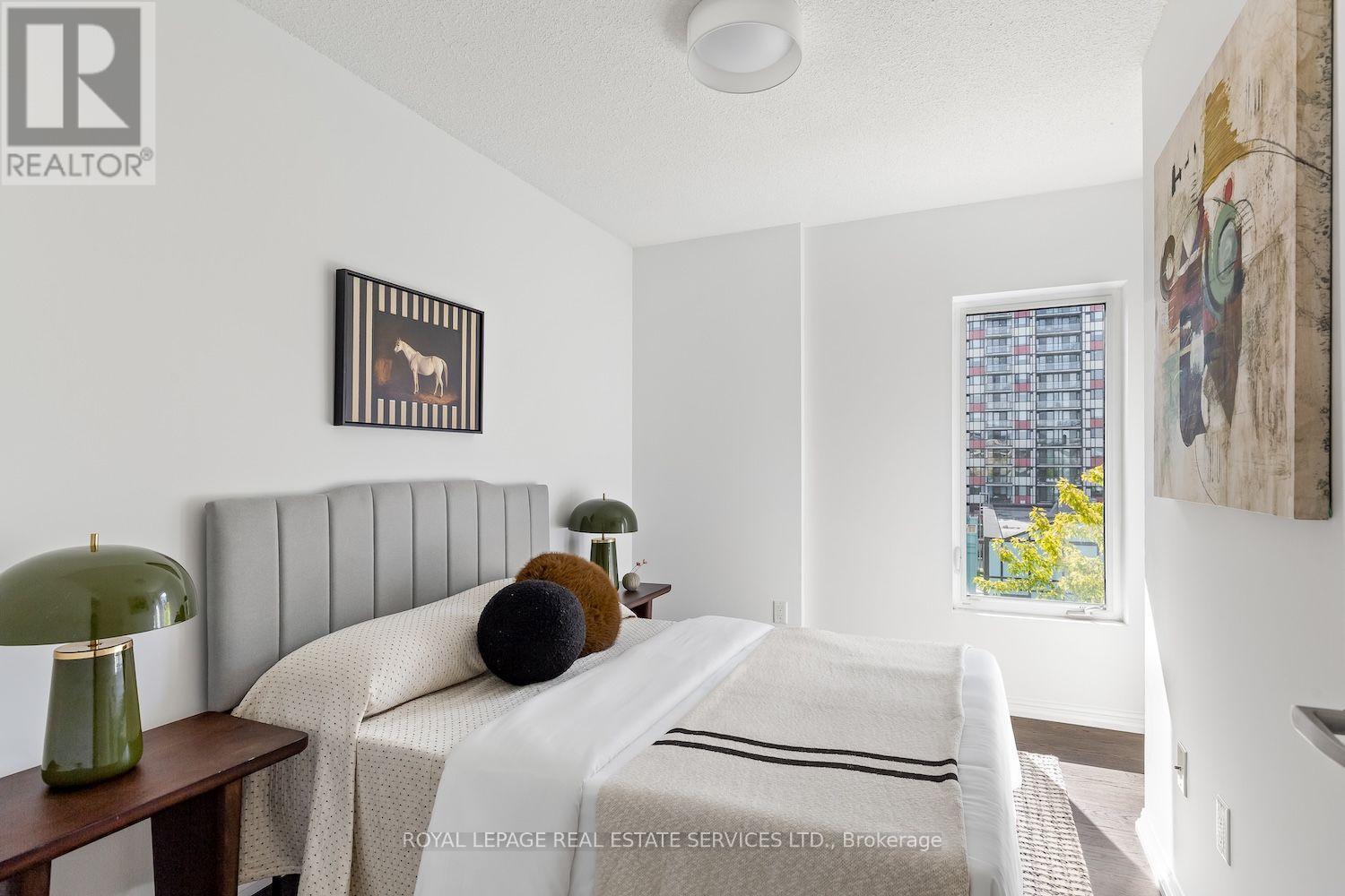 227 - 7 Foundry Avenue Property Photo 23