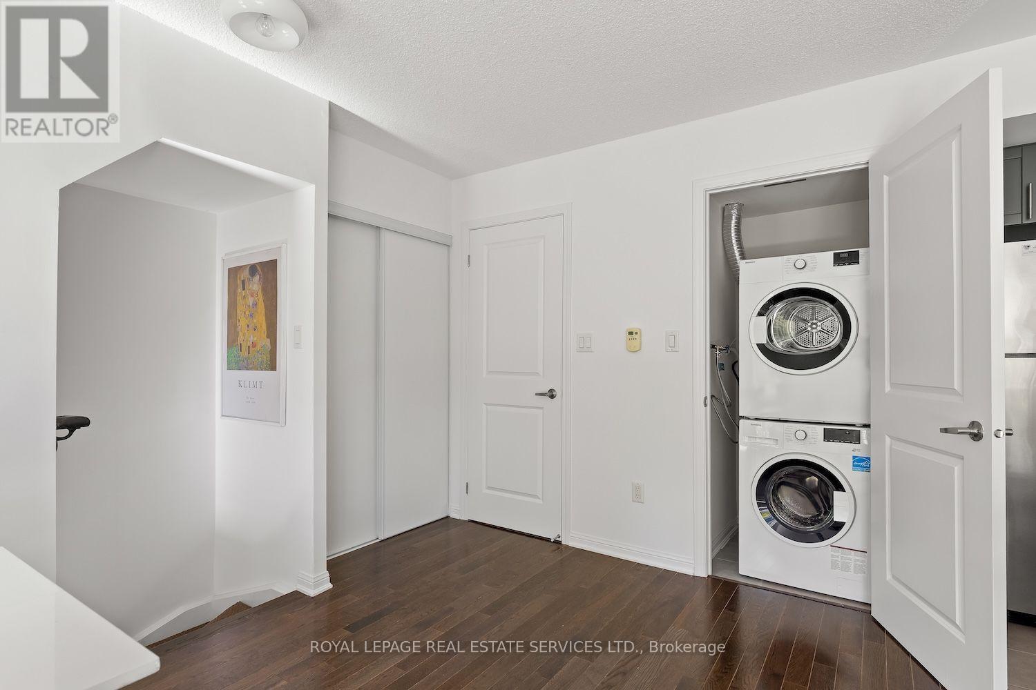 227 - 7 Foundry Avenue Property Photo 36