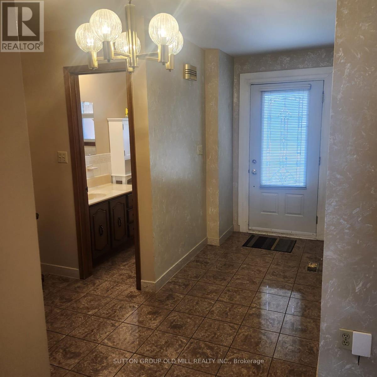 194 Beta Street Property Photo 3