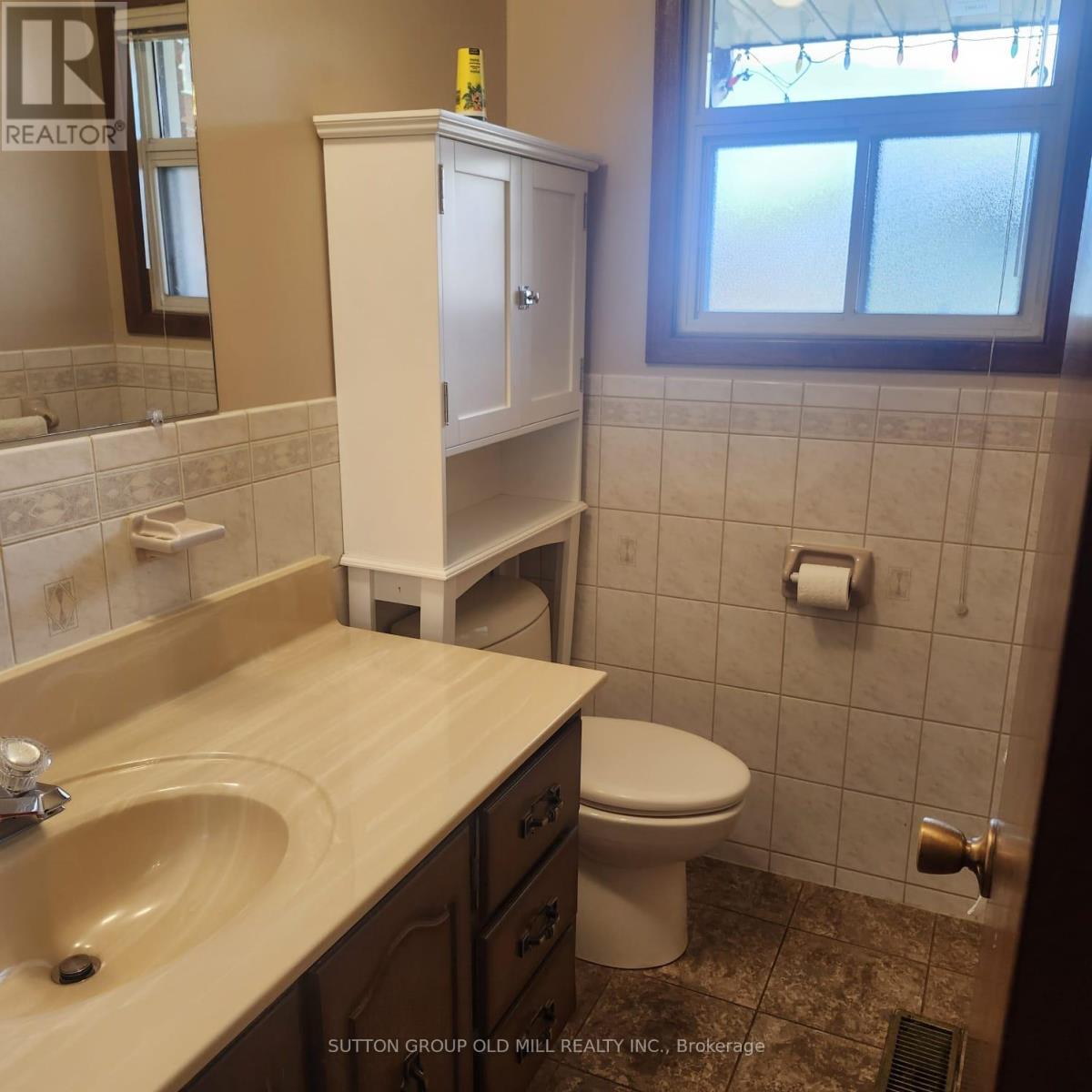 194 Beta Street Property Photo 9