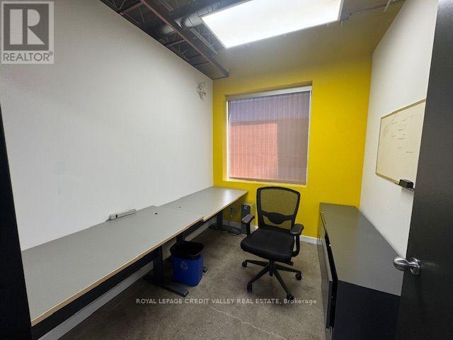 302 - 6 George Street S Property Photo 15