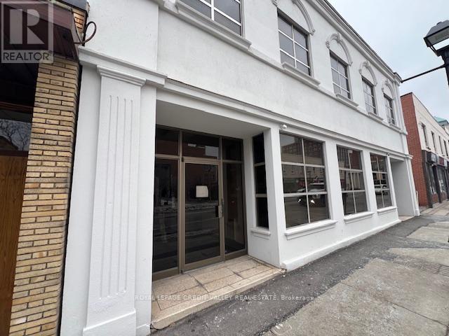 1 - 32 Queen Street W Property Photo 8
