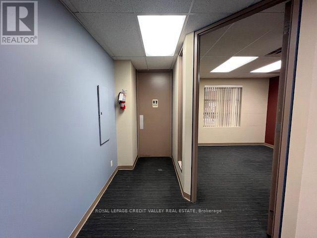 32 Queen Street W Property Photo 27