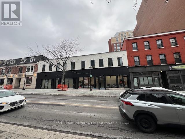 39 Queen Street E Property Photo 11
