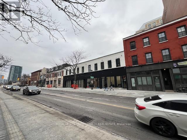 39 Queen Street E Property Photo 12